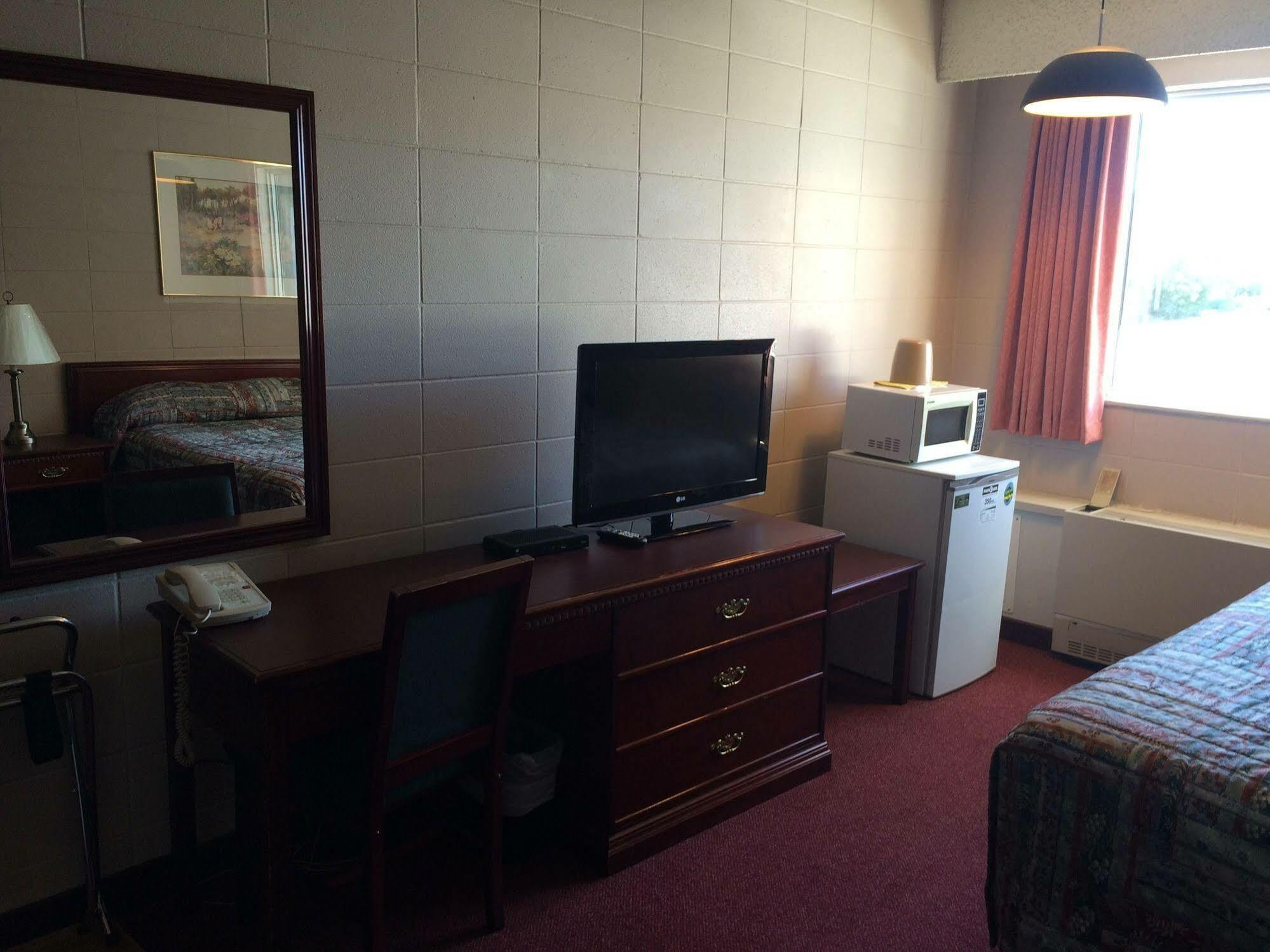 Midtown Motor Inn Bonnyville Екстериор снимка